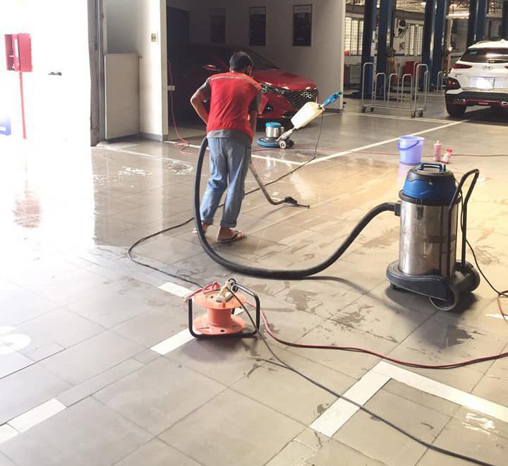 Ve sinh xuong o to hyundai viet han Dịch vụ vệ sinh nhà xưởng