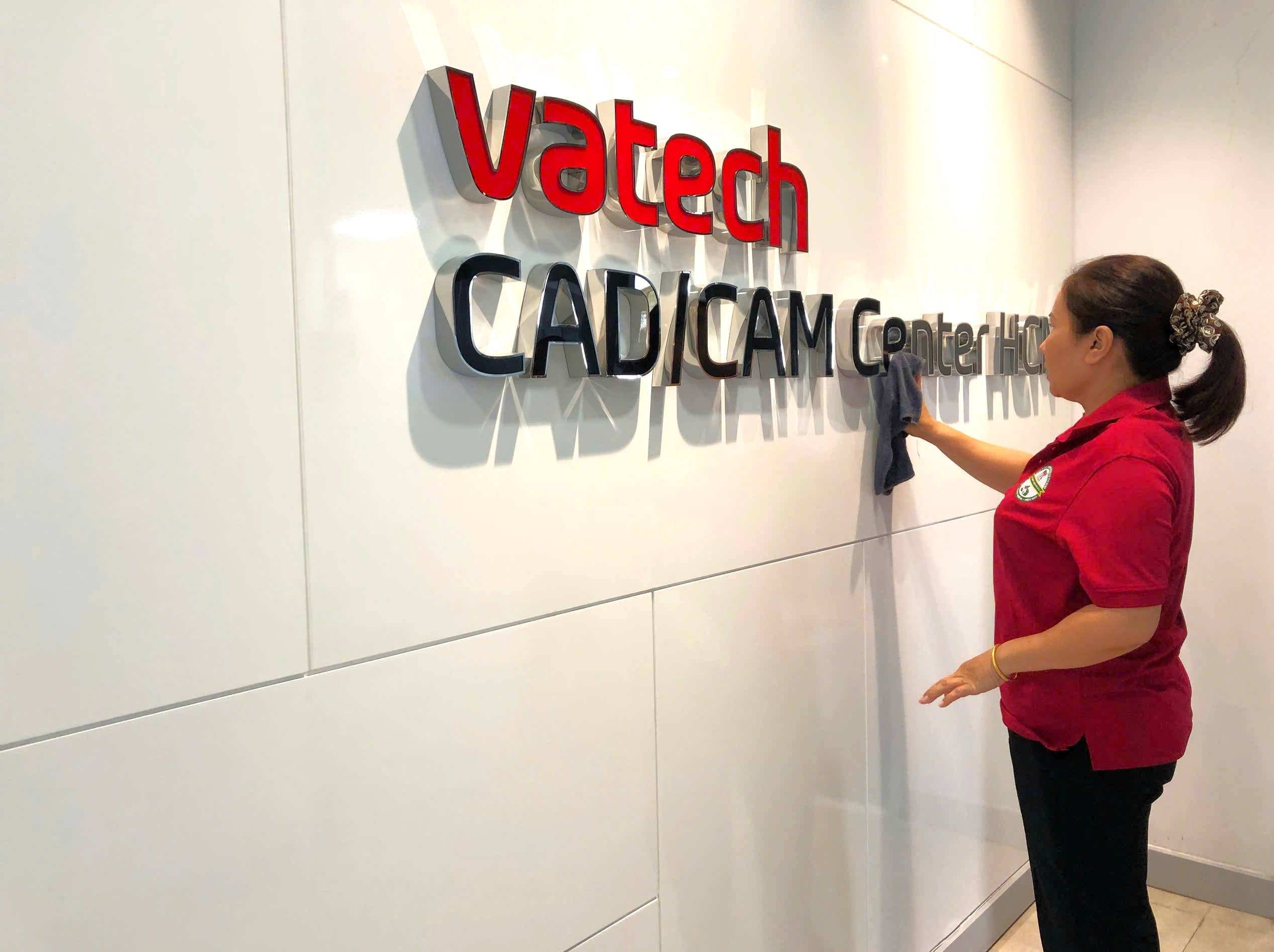 Cung cap tap vu van phong vatech Giá dịch vụ vệ sinh