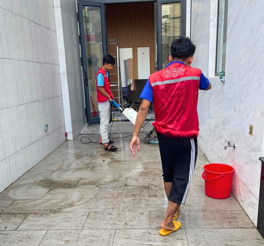 Ve sinh nha binh tan 11 Công ty dịch vụ vệ sinh ttc home