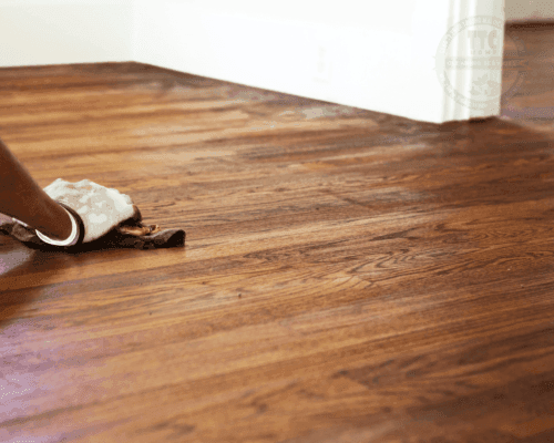 Vệ sinh sàn gỗ